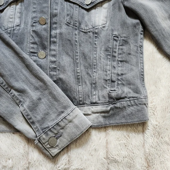 Women's Denim Jean Jacket Gray Distressed faded Cropped Collared LEVI STRAUSS - Picture 11 of 16